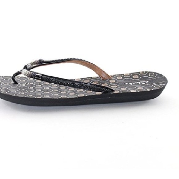 clarks solar flip flops
